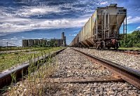 538 - RAIL CARS AT THE ELEVATOR - HAGAN JIM - united states <div